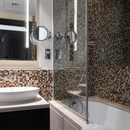 Residencial Apartments In Address Downtown Connected To Dubai Mall Room photo