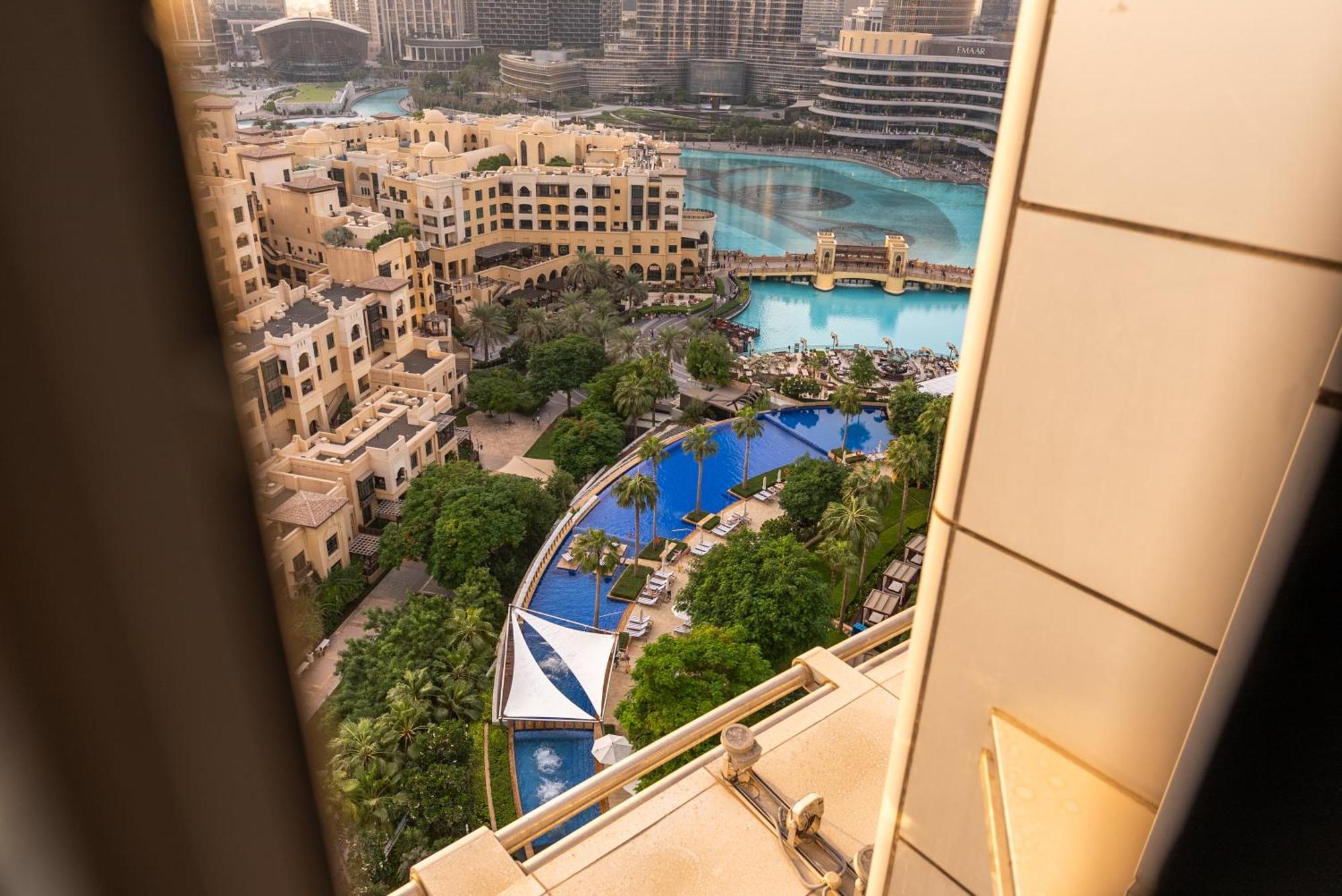 Residencial In Address Downtown Connected To Mall Dubai