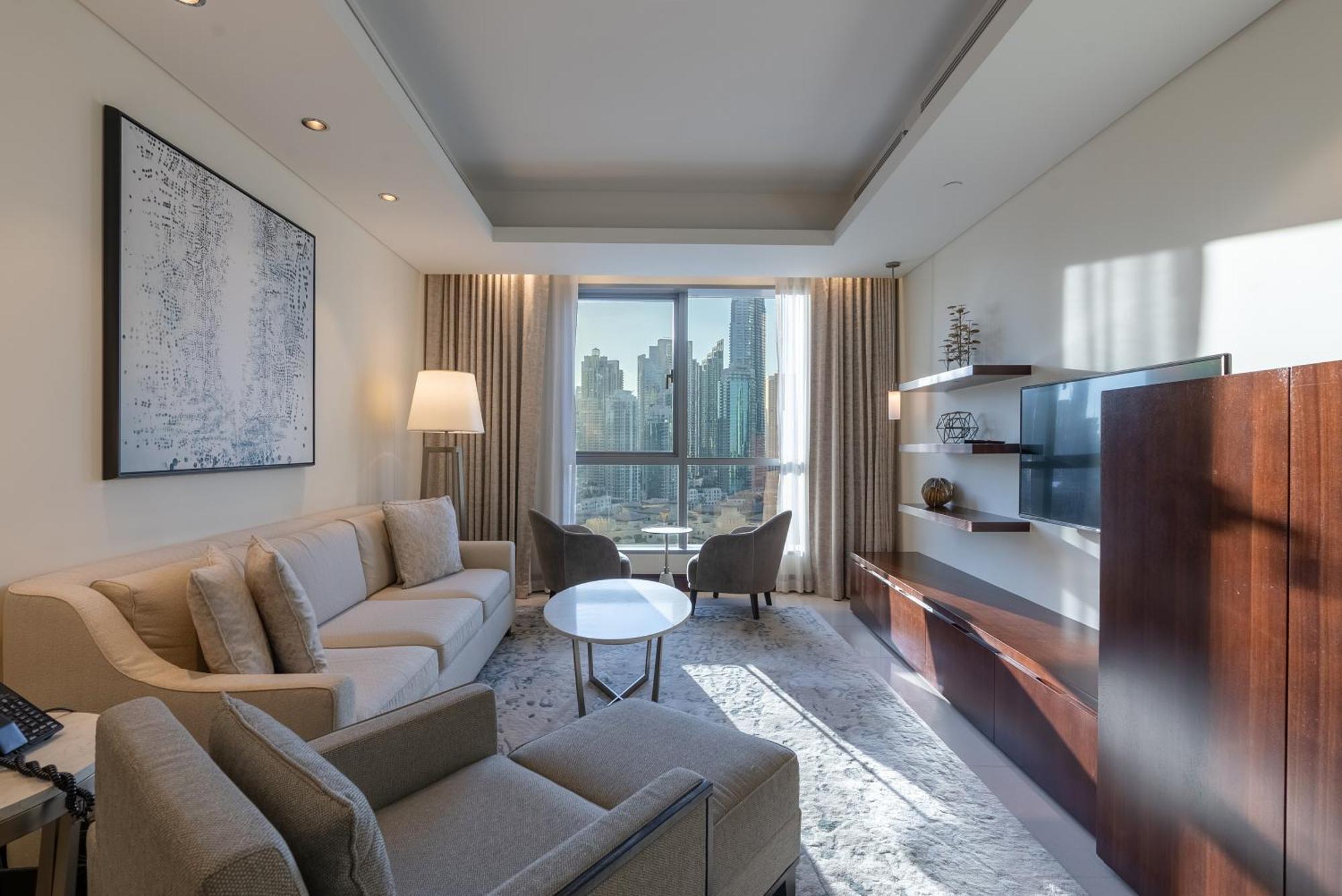 Residencial In Address Downtown Connected To Mall Dubai