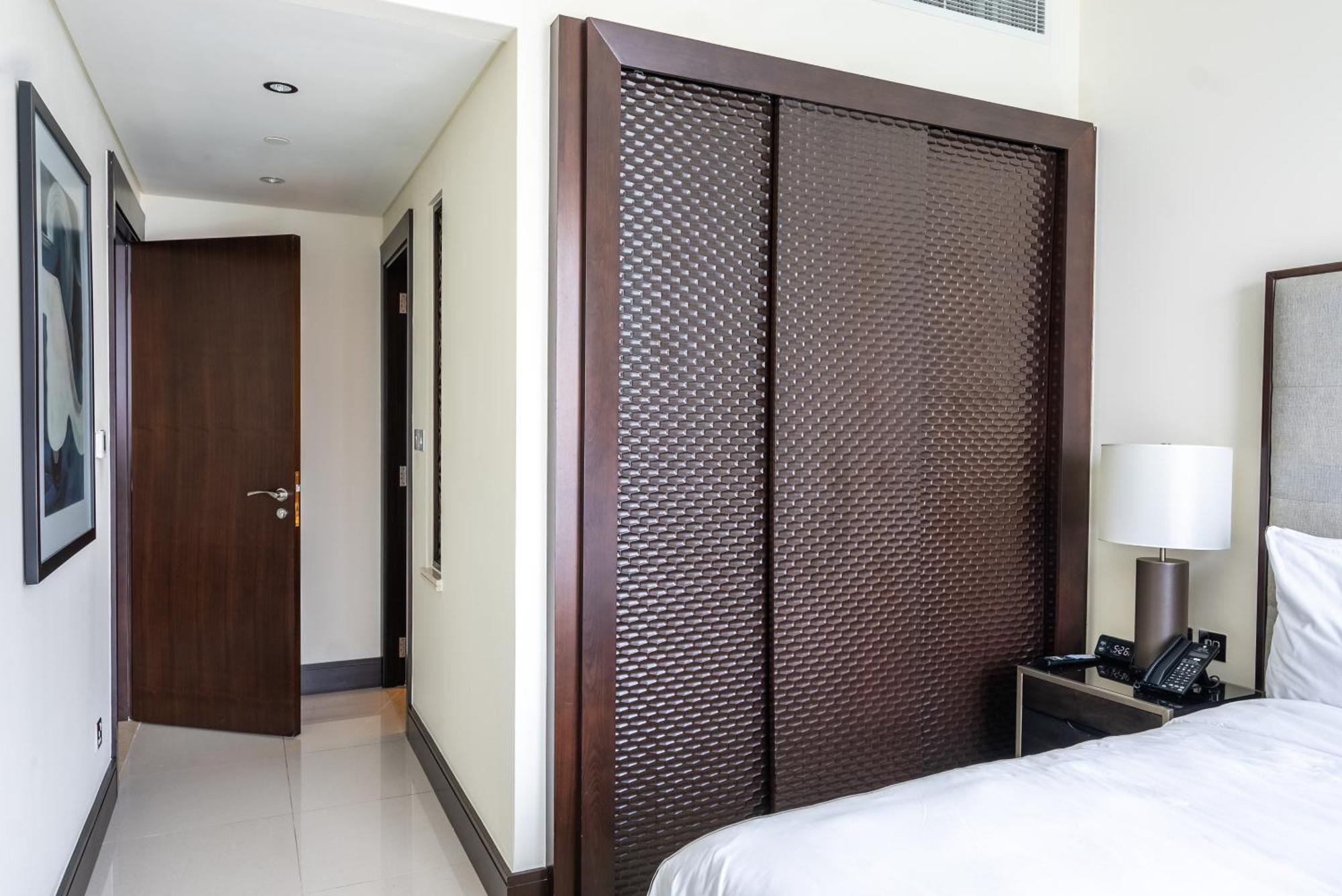Apartment Residencial In Address Downtown Connected To Mall Dubai
